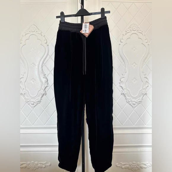 🚩steal authentic Miu Miu Black Textured Pants - Picture 2 of 6
